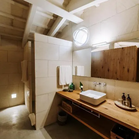 Rafal Rubi مزرعة للإقامة الايور